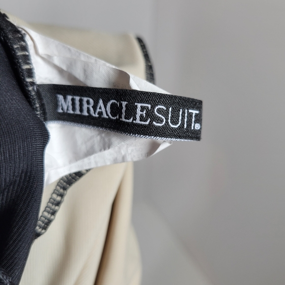 Miraclesuit Black Cream Gold Sequin V-neck Swim Suit One Piece Size Small - Picture 3 of 6